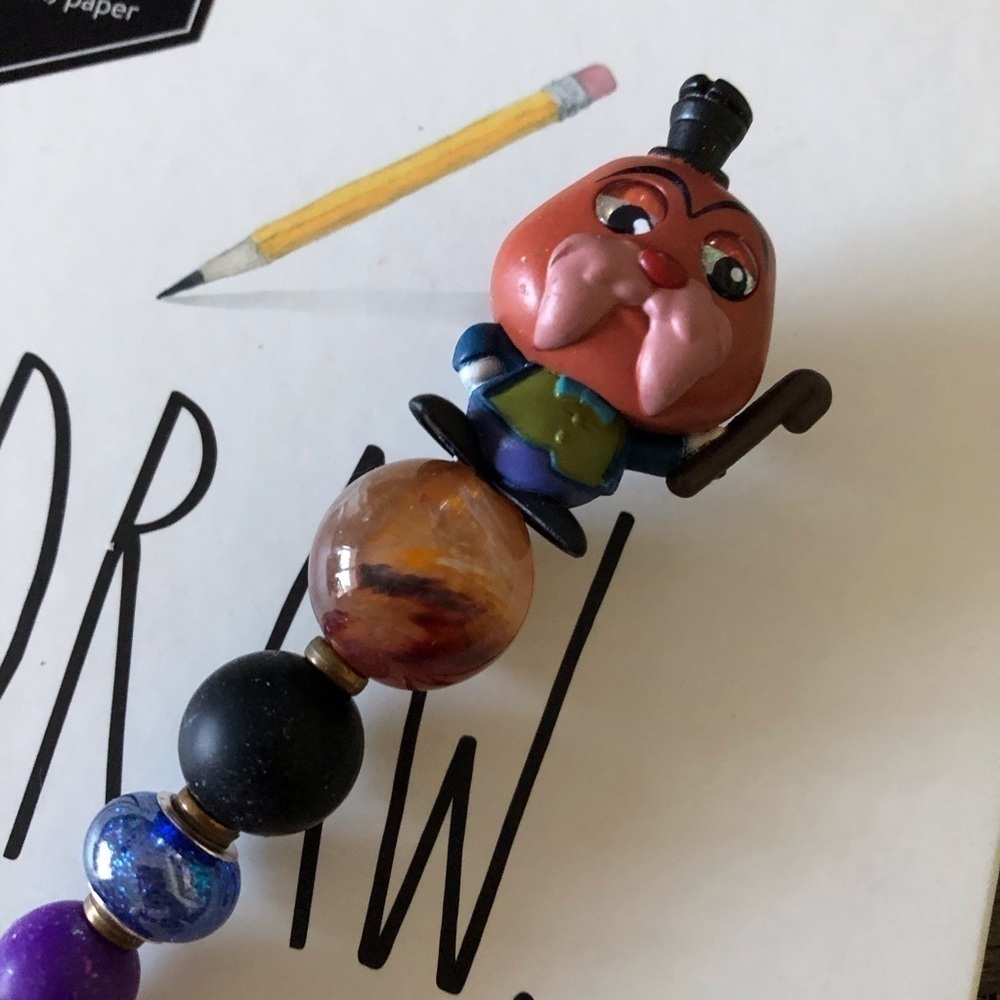 Disney Doorables: Alice in Wonderland: Walrus handmade beaded pen